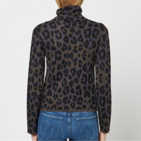 Leopard Print Turtleneck Knit Top - Picture 4 of 5